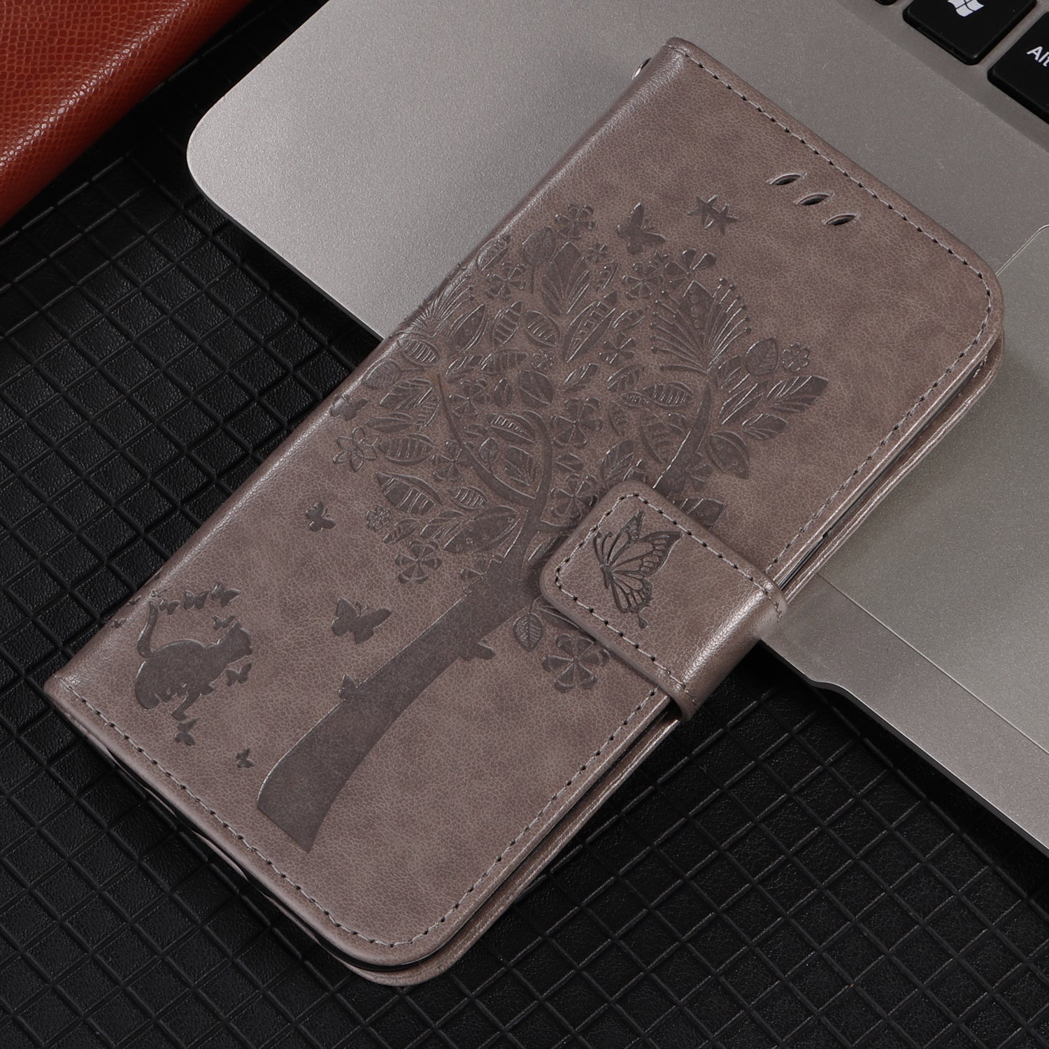 For Honor X5c Plus 4G Phone Case with Stand Cat Tree Pattern Leather Wallet Mobile Cover